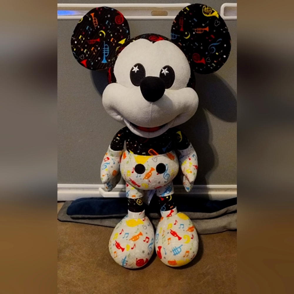 Year of the mouse 2020 collectible large plus. 16 inches